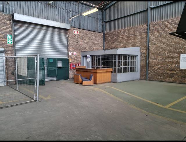 3,492M² WAREHOUSE TO LET IN ROCKY DRIFT